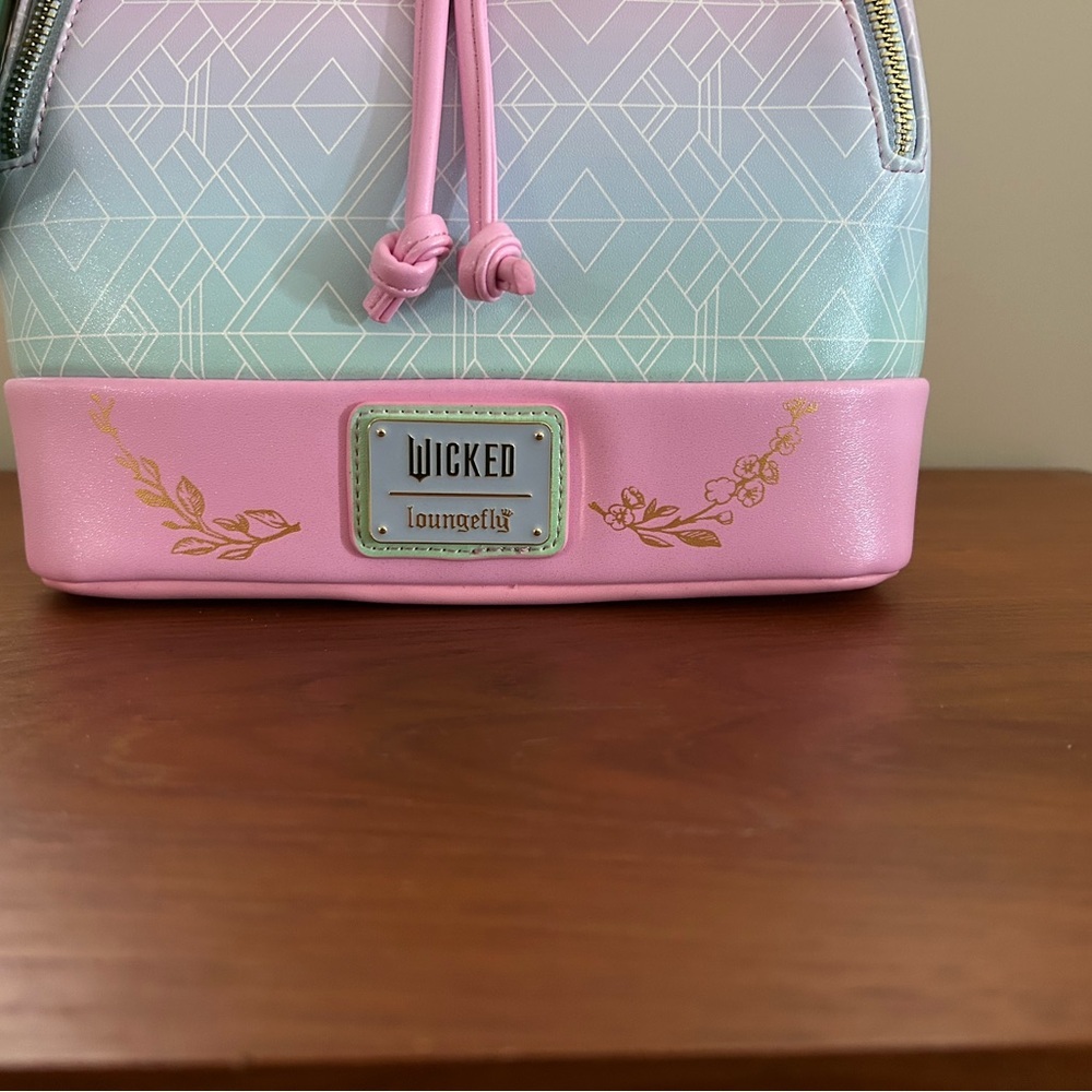 ✨💜💖Loungefly Wicked Iridescent Ombre Mini Backpack💖💜✨ - Picture 3 of 10